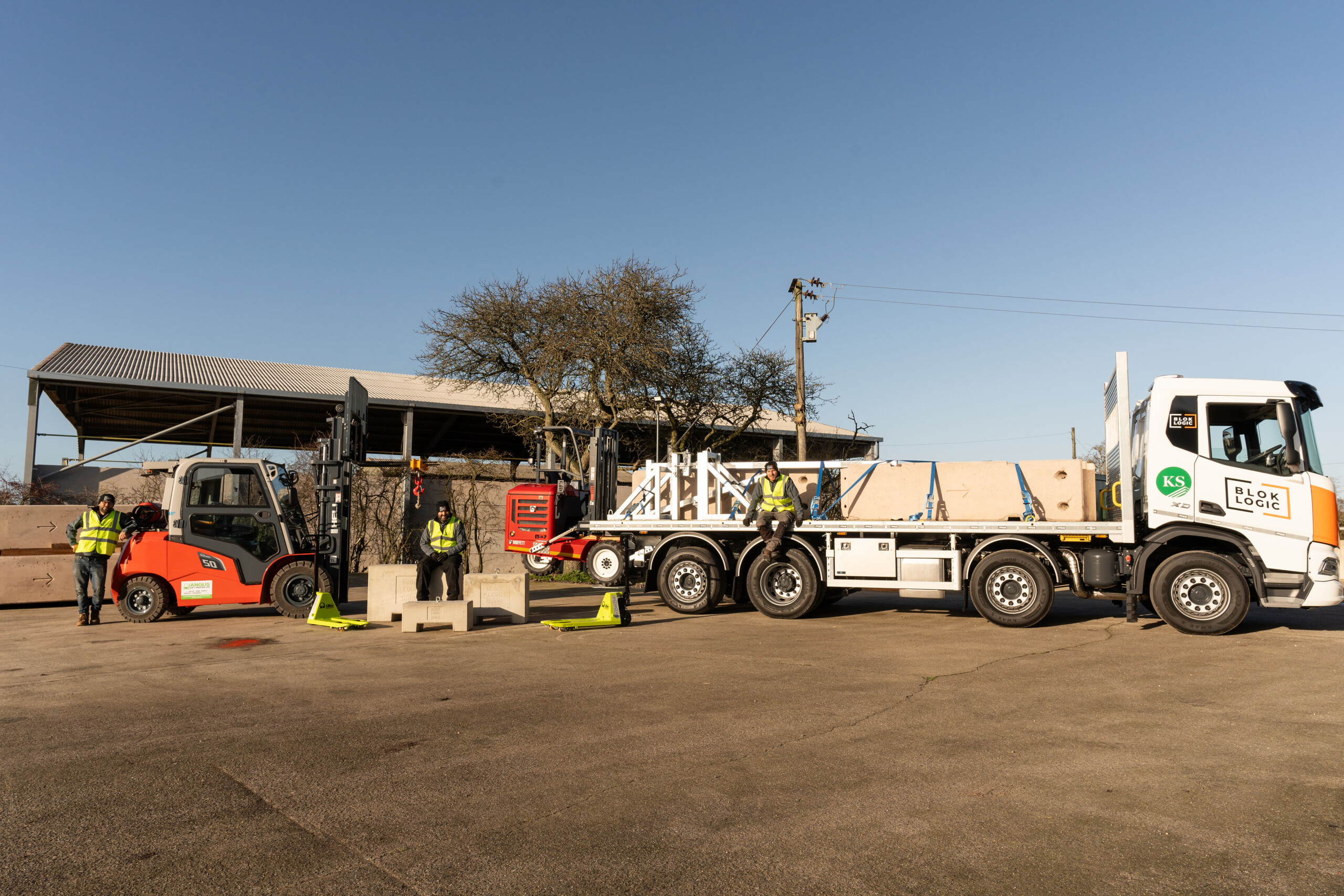 32T 8 Wheeled Lorry